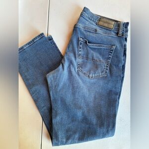 Womens size 34 Lucky Brand Blue Denim Jeans
